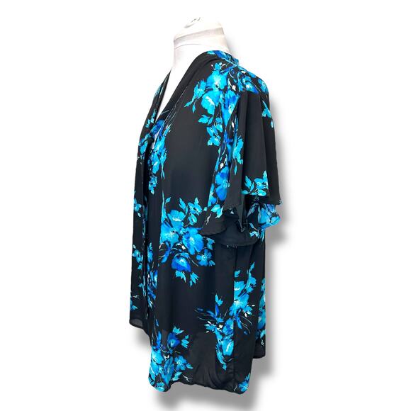 Torrid Women’s Short Sleeve Black Floral Print Top, size 4X - Picture 6 of 13